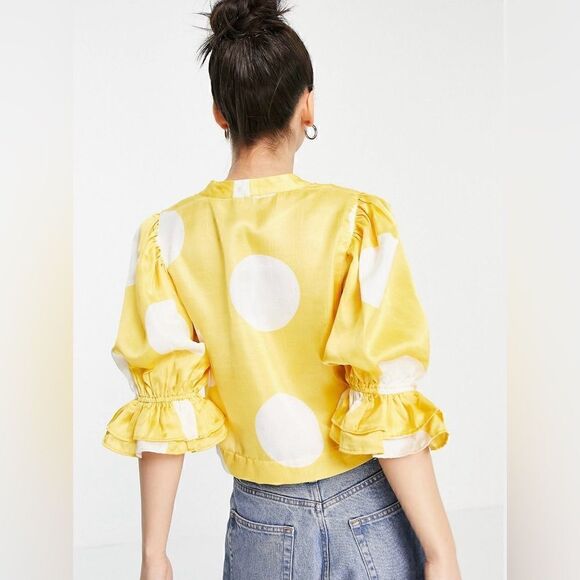 NWOT Vero Moda Puff Sleeve Blouse in yellow with polka dots - Picture 2 of 4